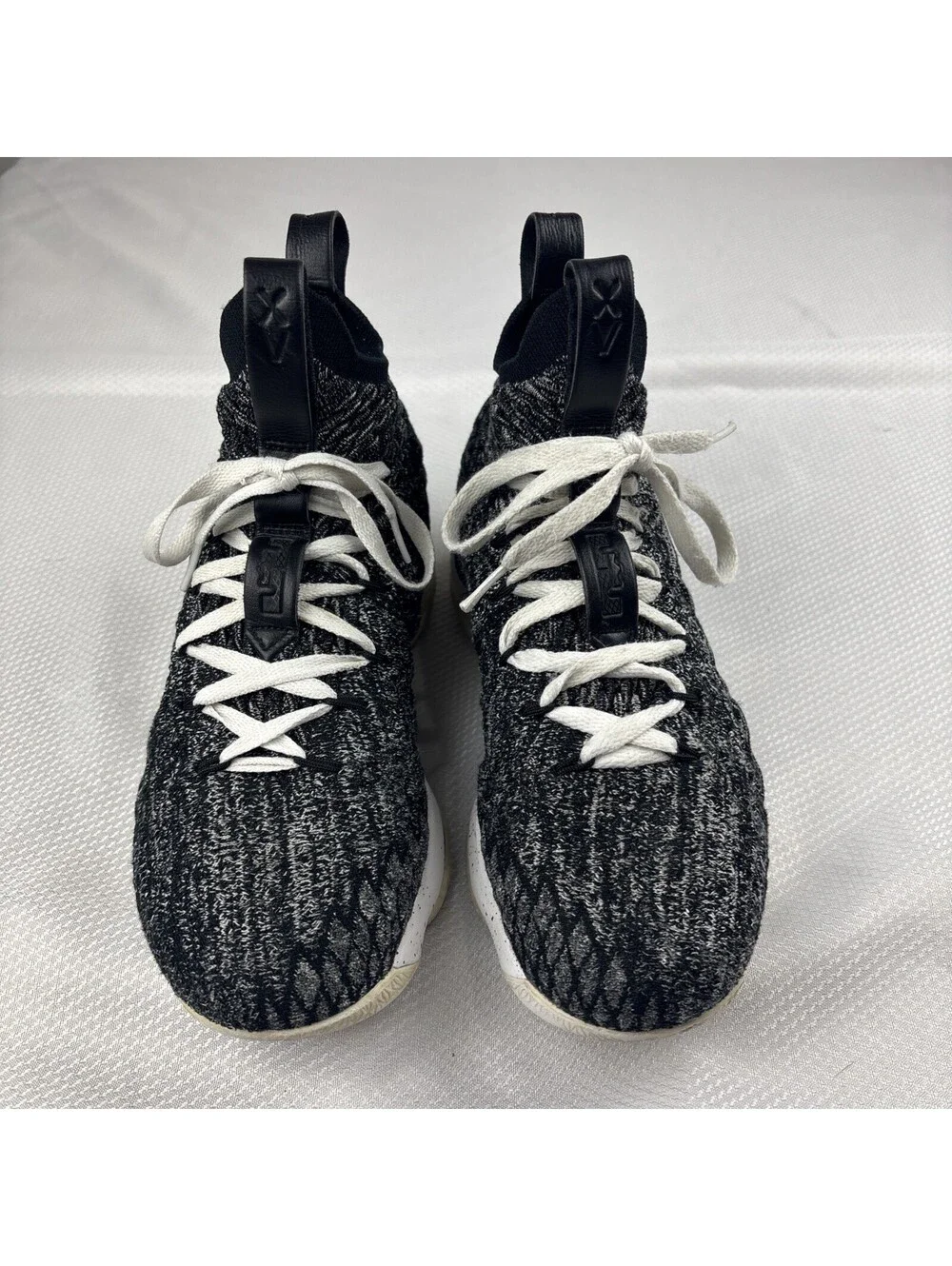 Nike LeBron 15 XV Ashes Black White Oreo 922811-002 Size 6 Youth